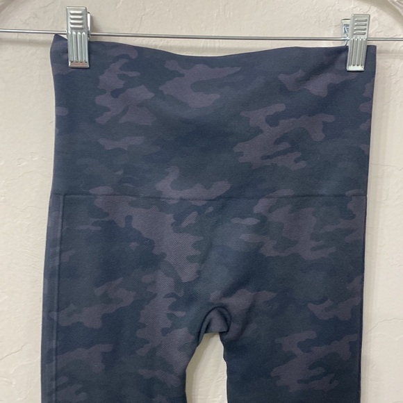 Spanx grey camo leggings size small - Picture 7 of 9